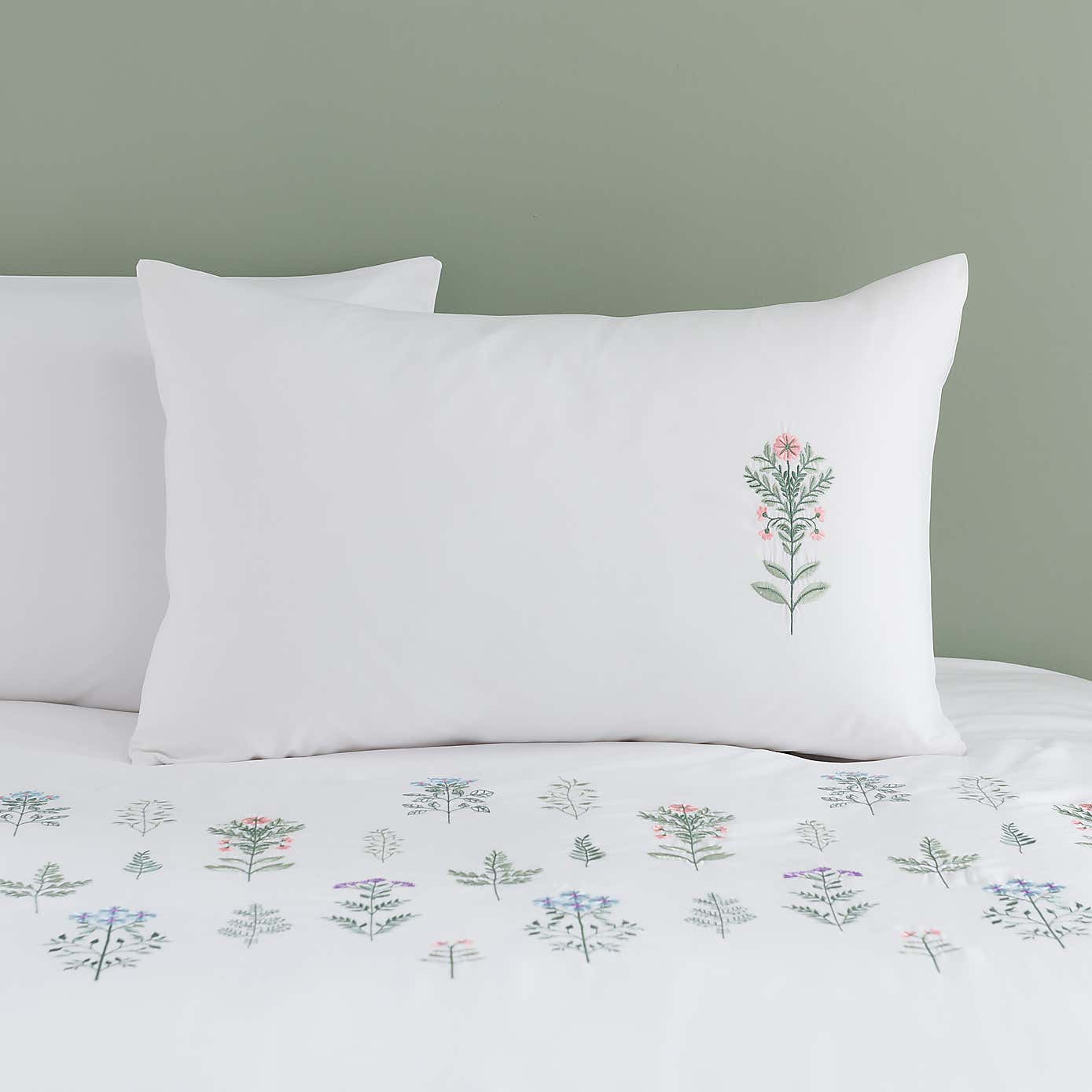 Carousel zoom image position 2 of 6