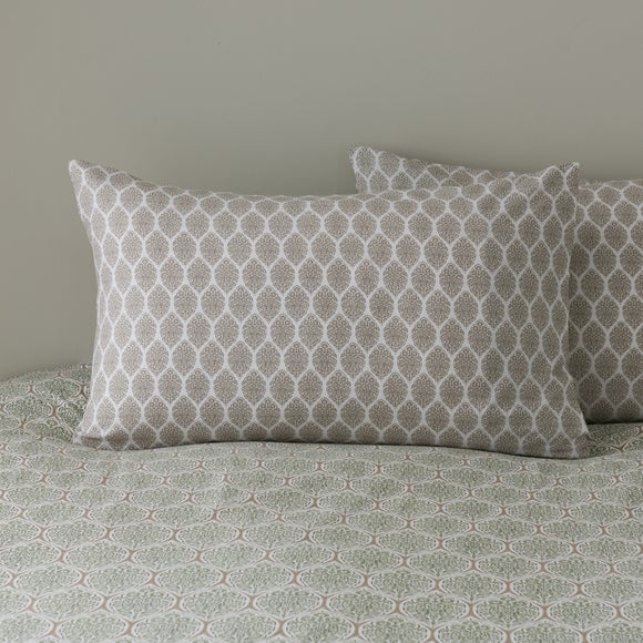 Carousel navigation image position 4 of 9