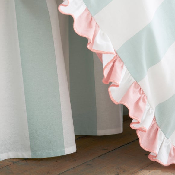 Carousel navigation image position 2 of 3