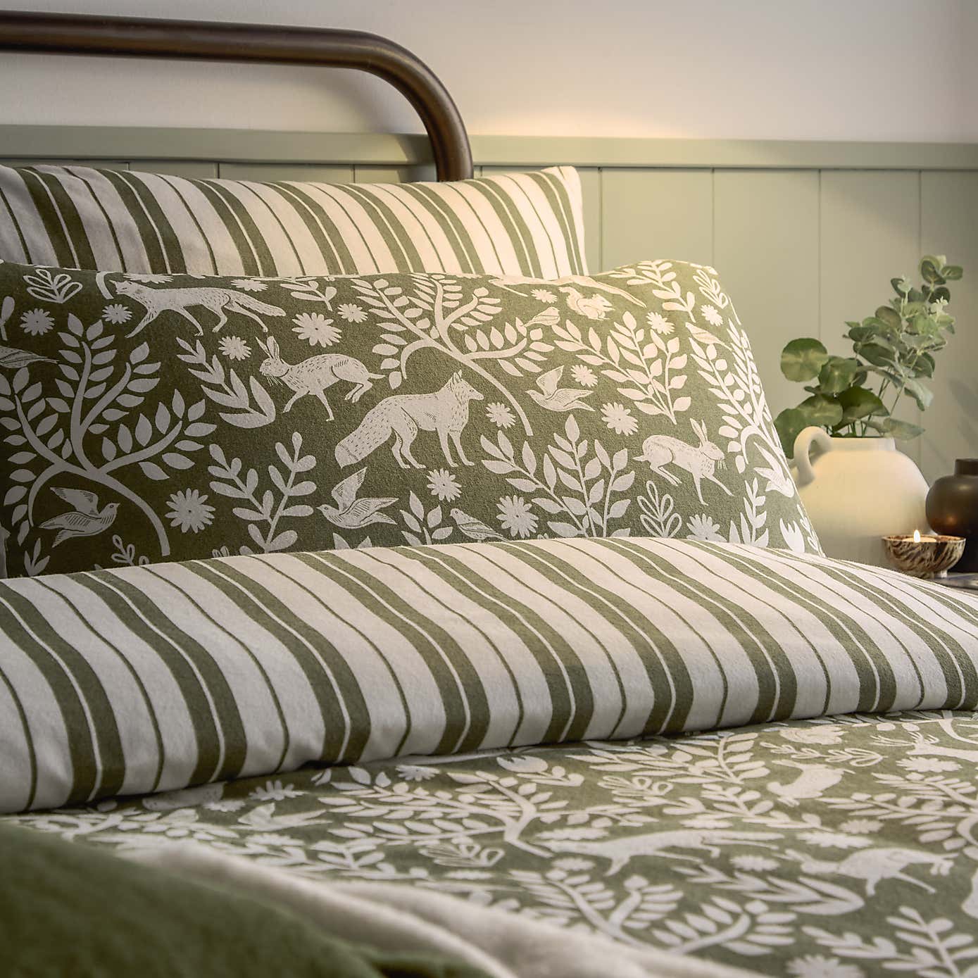 Carousel zoom image position 2 of 4