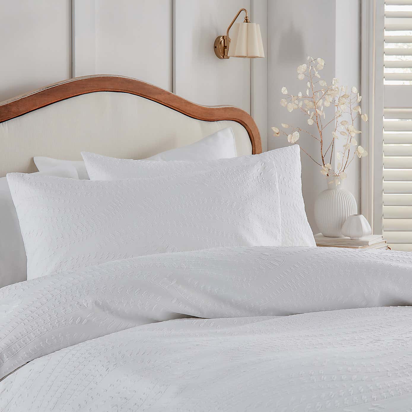 Carousel zoom image position 2 of 3