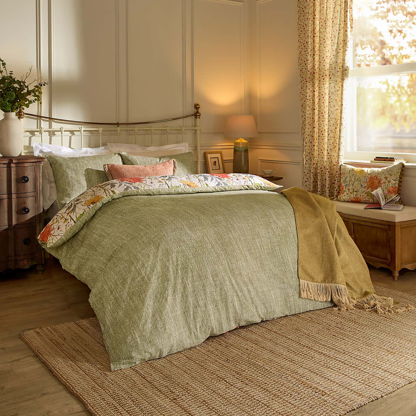 Carousel zoom image position 3 of 5