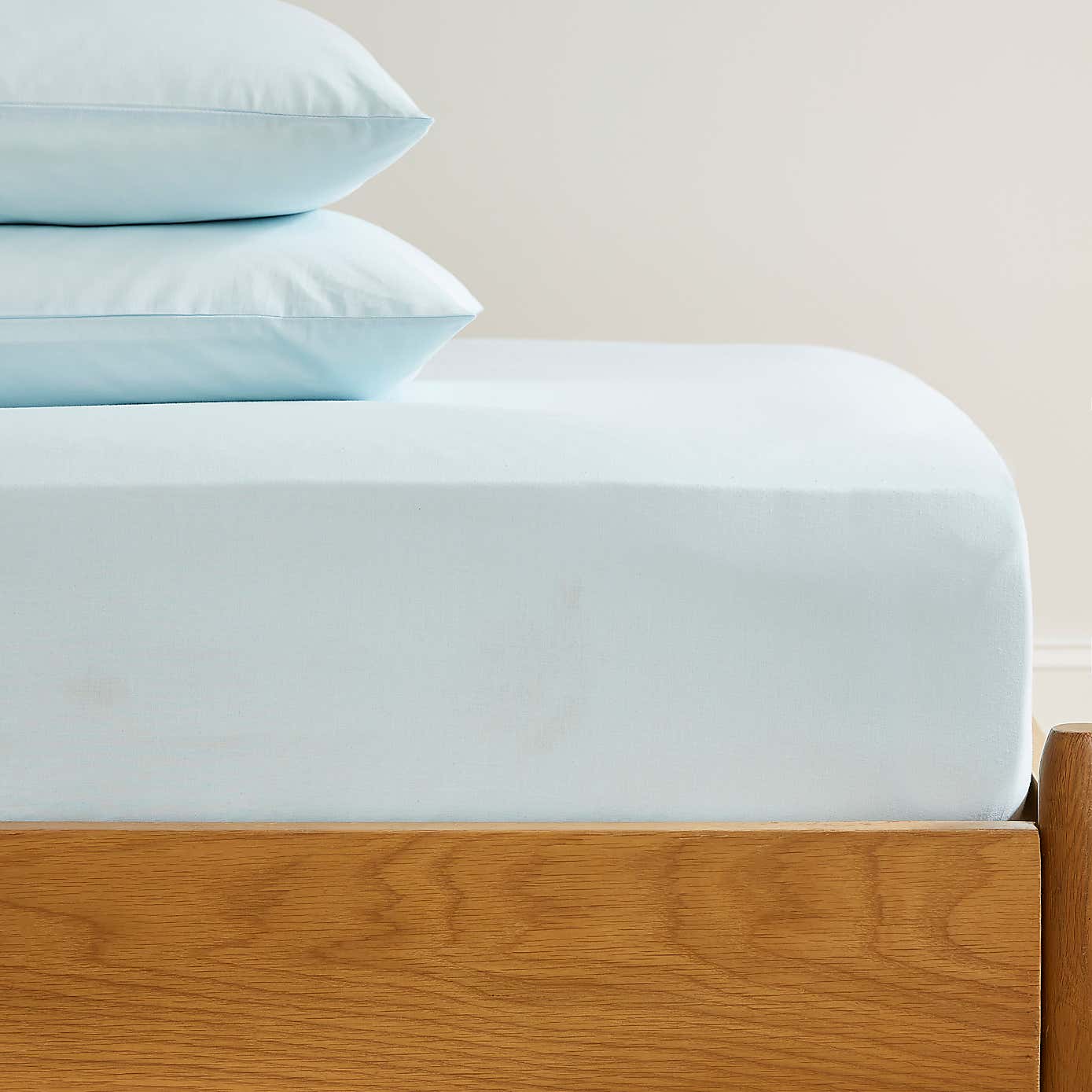 Carousel zoom image position 3 of 3