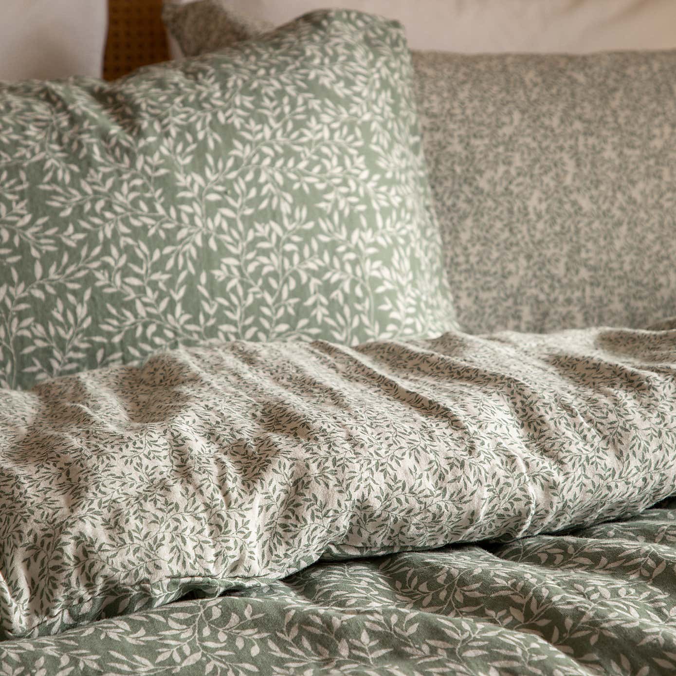 Carousel zoom image position 2 of 5