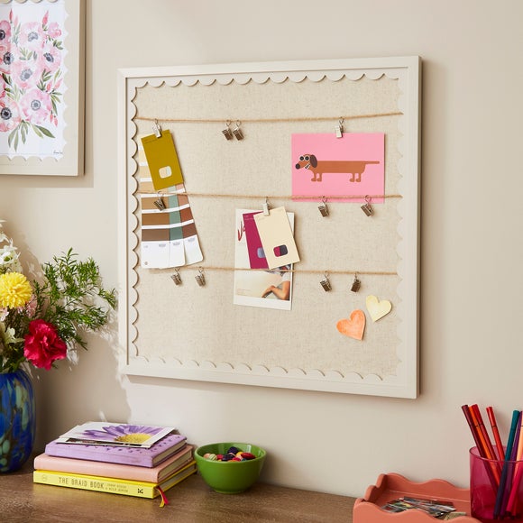 Remi Scalloped Edge Peg Board
