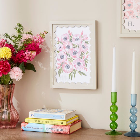 Remi Scalloped Photo Frame