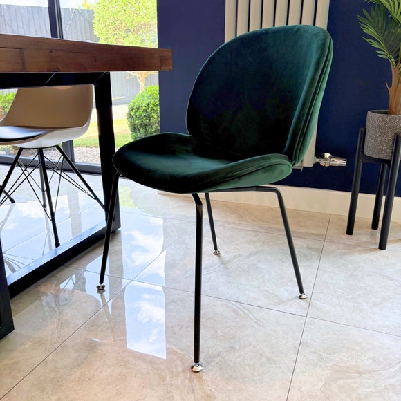 Fusion Living Luxurious Velvet Dining Chair with Black Metal Legs