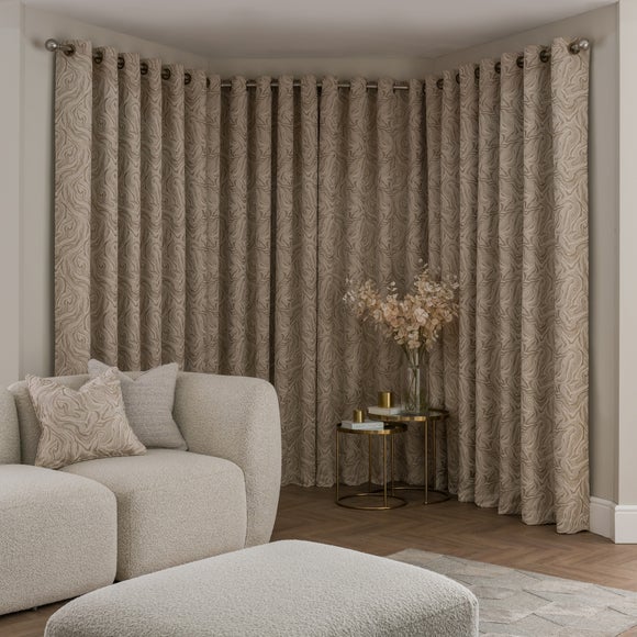 Carousel navigation image position 4 of 7