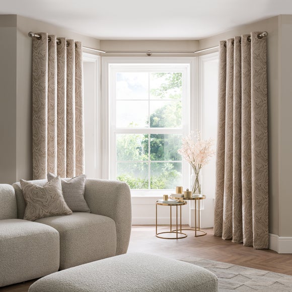 Carousel navigation image position 2 of 7