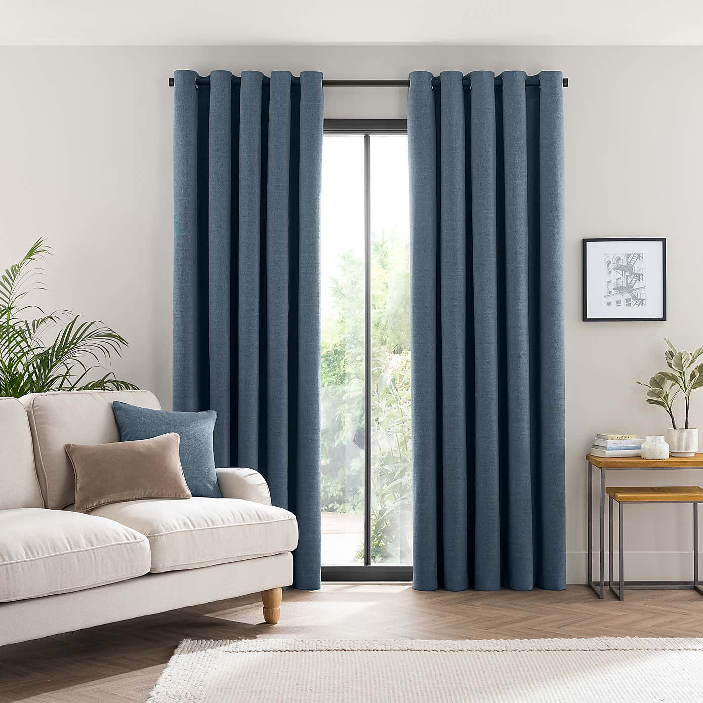 Carousel zoom image position 2 of 6