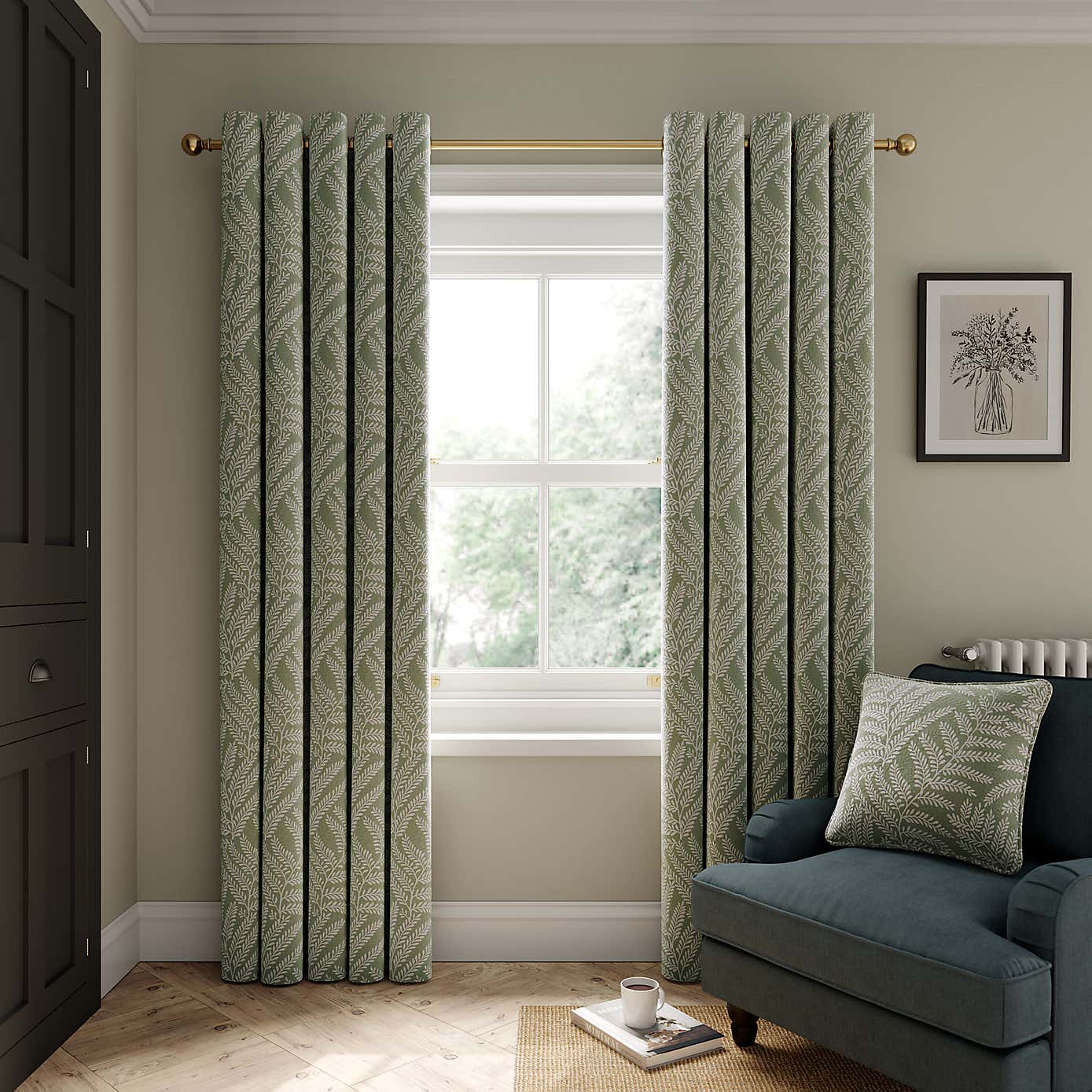 Carousel zoom image position 3 of 3