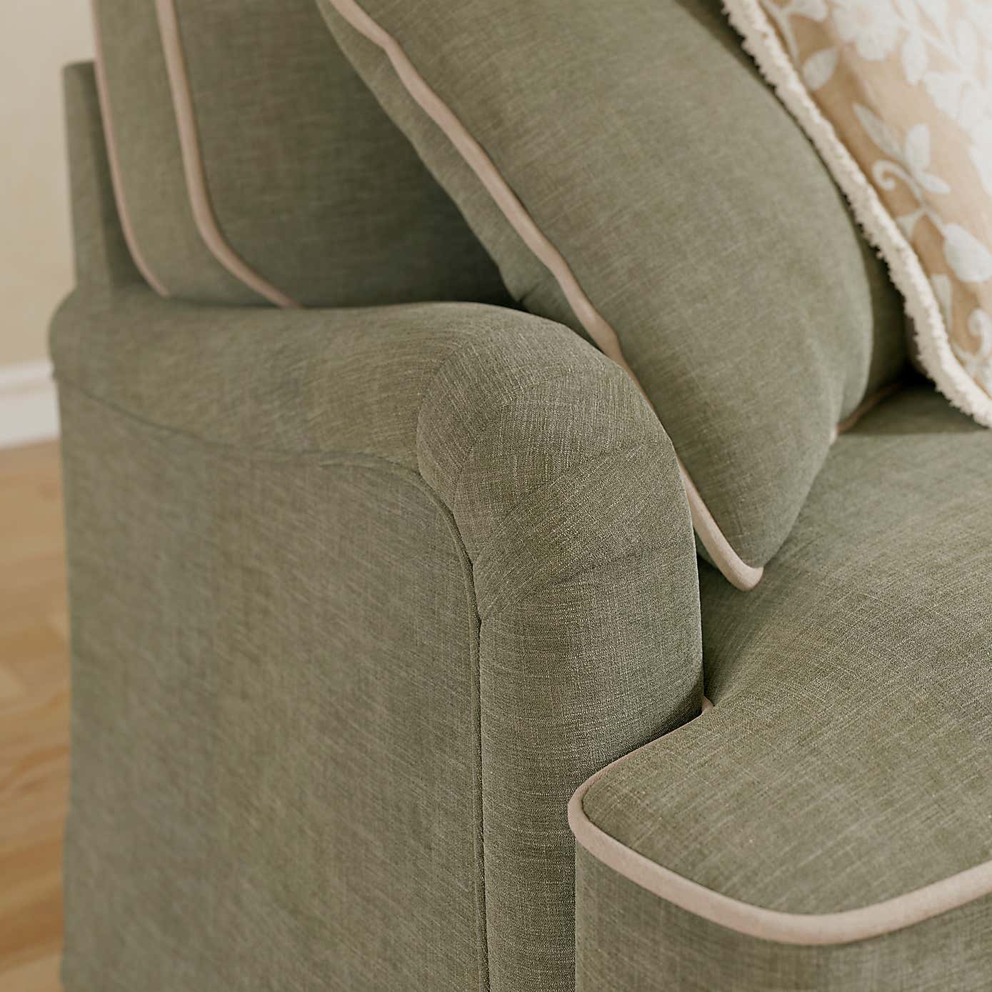 Carousel zoom image position 4 of 9