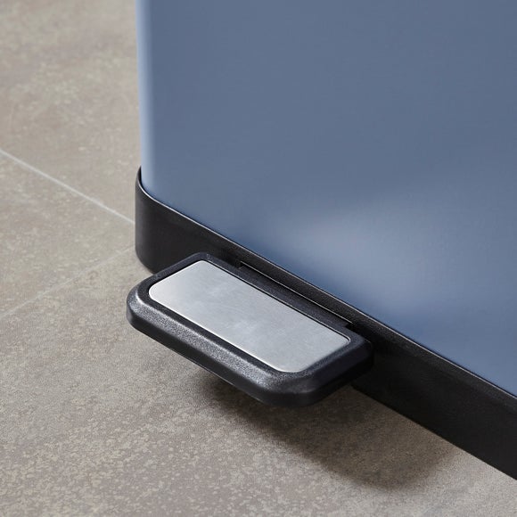 Carousel navigation image position 2 of 3