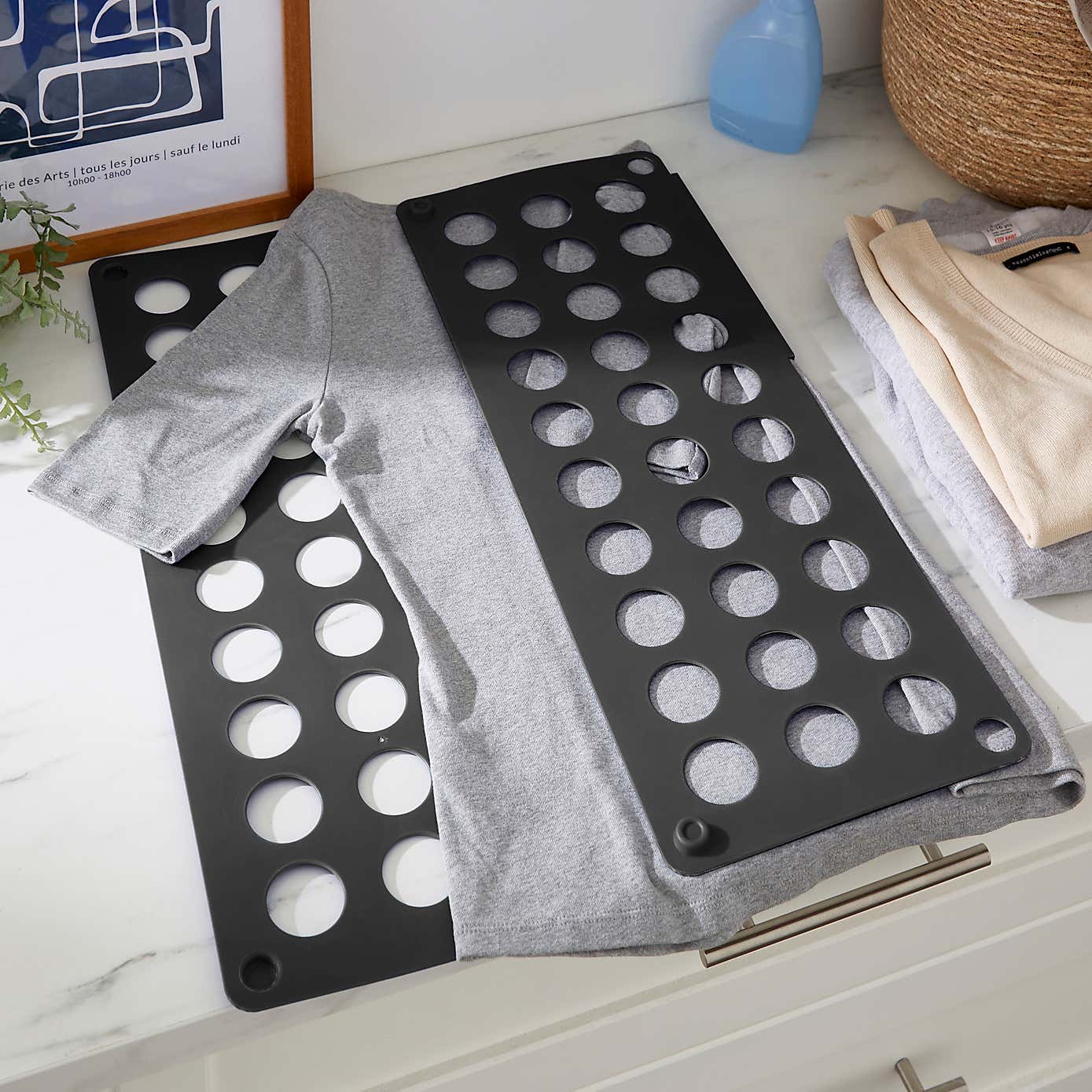 Carousel zoom image position 2 of 3