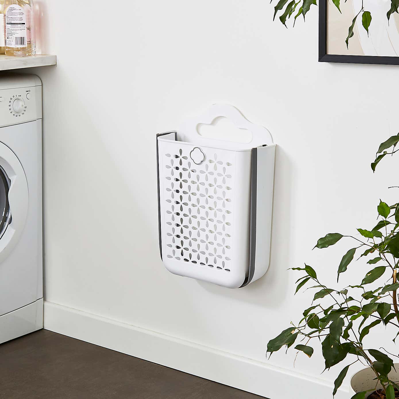 Carousel zoom image position 2 of 3