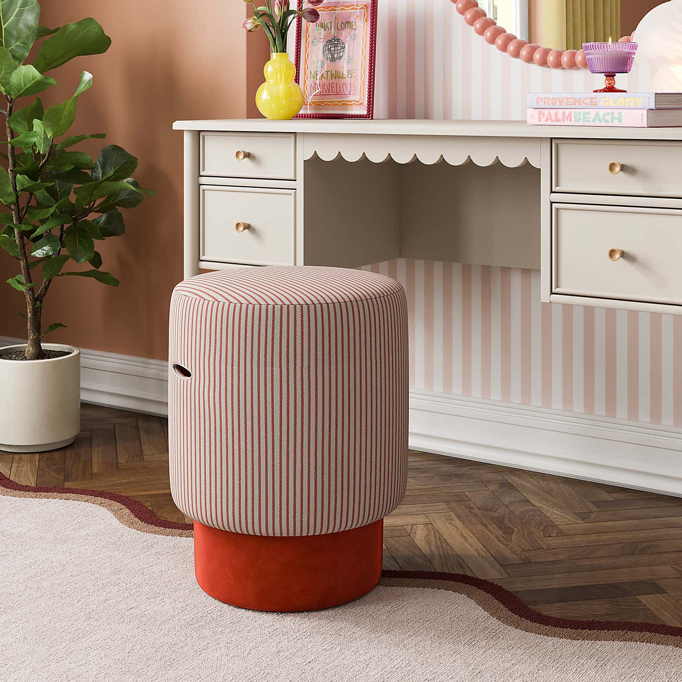 Carousel zoom image position 1 of 9