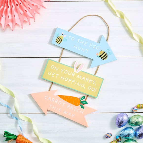 Egg Hunt Hanging Plaque