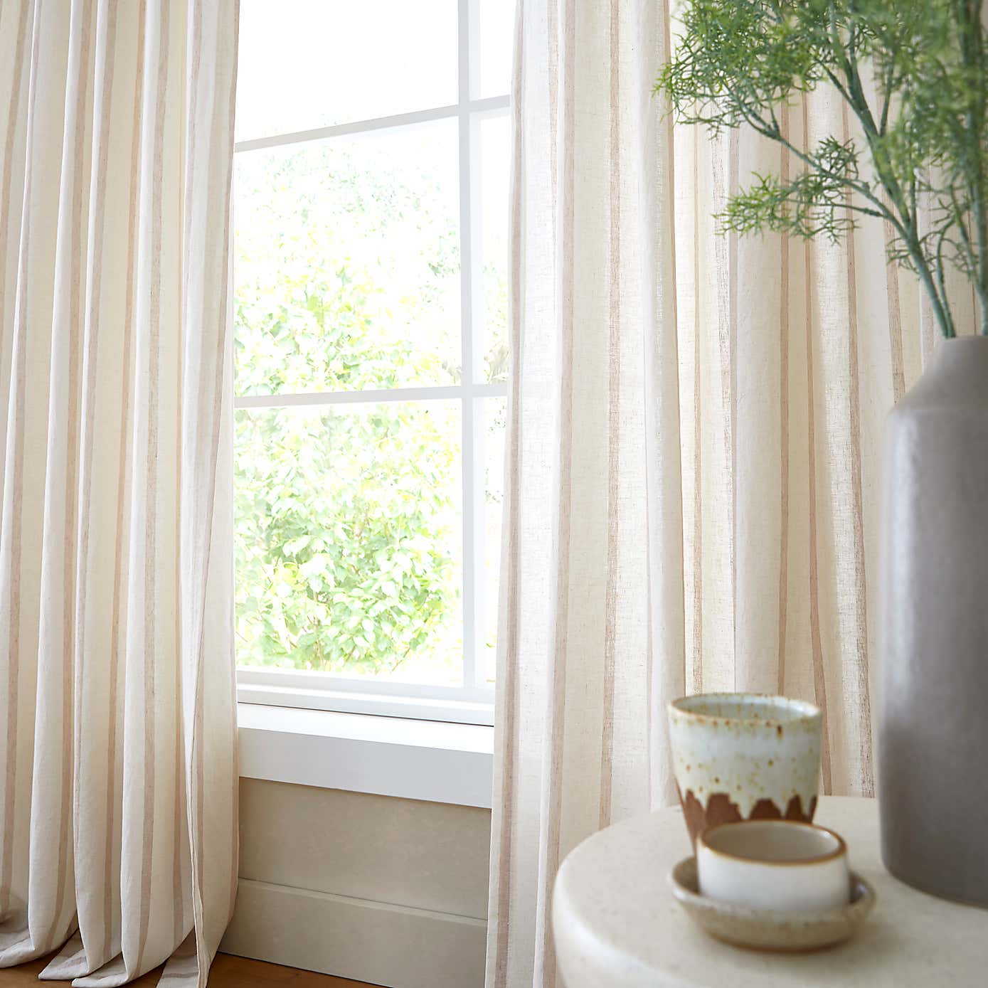 Carousel zoom image position 2 of 3