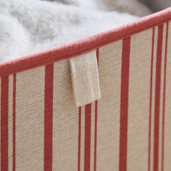 Carousel navigation image position 2 of 4