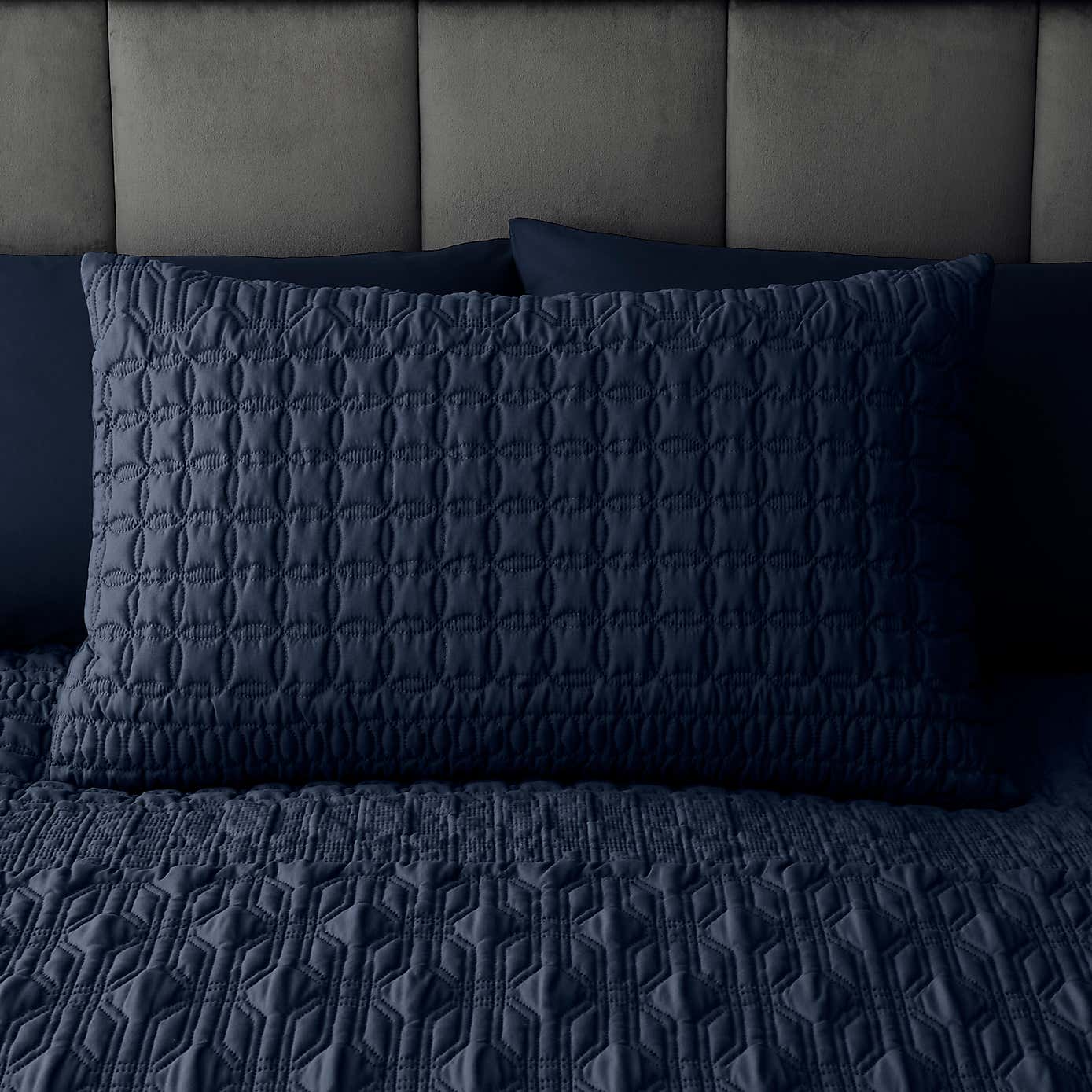 Carousel zoom image position 2 of 4