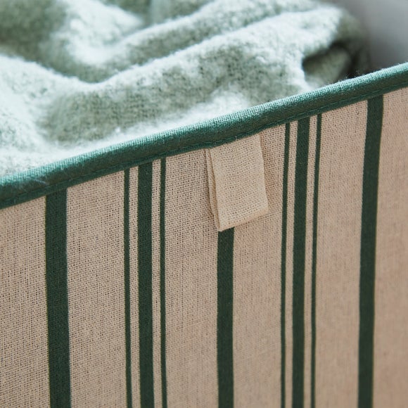 Carousel navigation image position 2 of 4