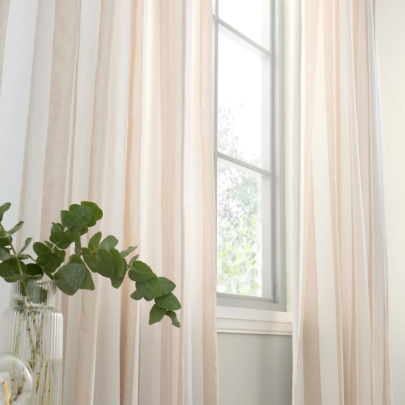 Carousel zoom image position 4 of 5