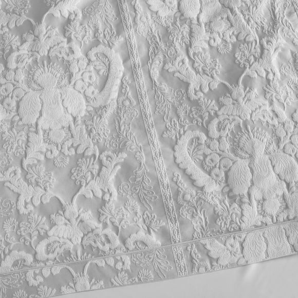 Carousel navigation image position 2 of 3