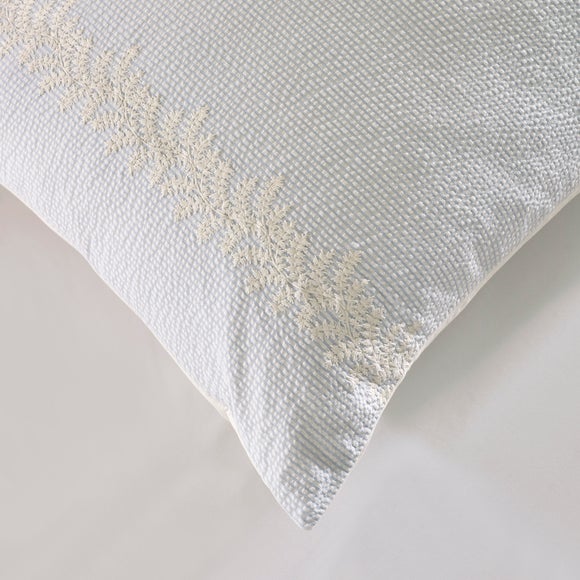 Carousel navigation image position 2 of 3