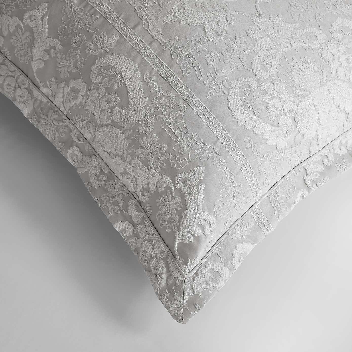 Carousel zoom image position 2 of 3