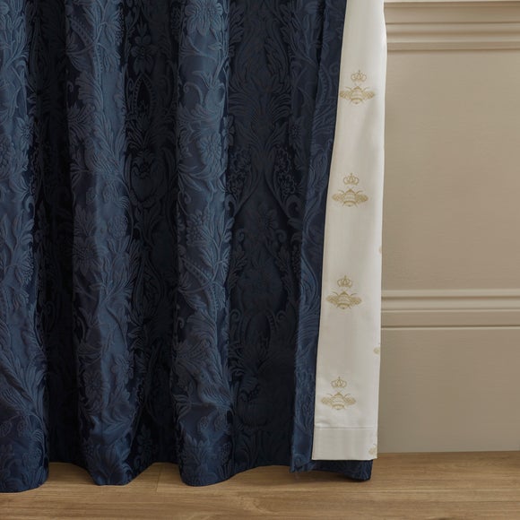 Carousel navigation image position 3 of 4