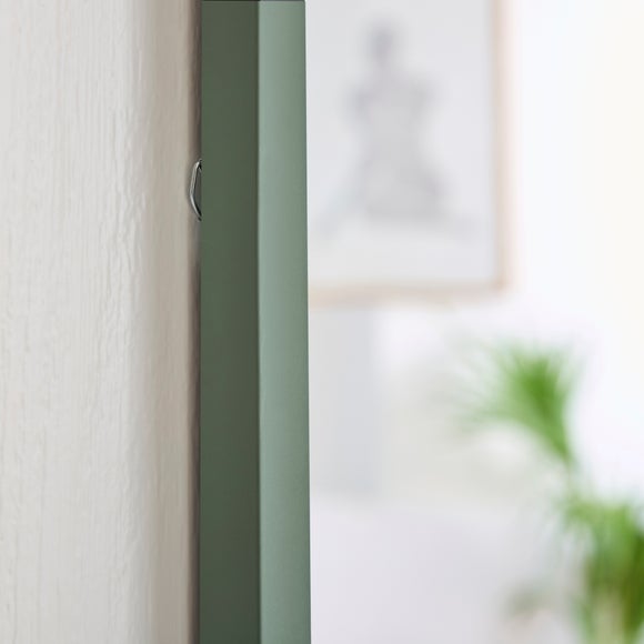 Carousel navigation image position 2 of 3