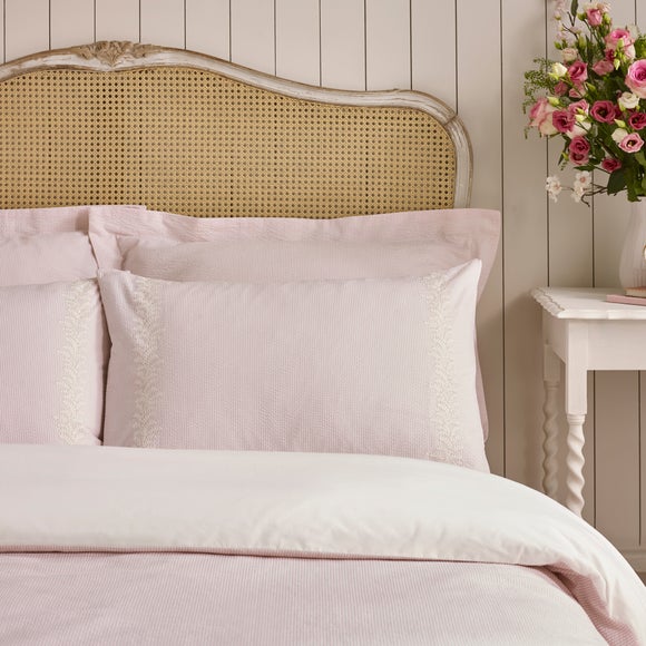 Carousel navigation image position 2 of 3