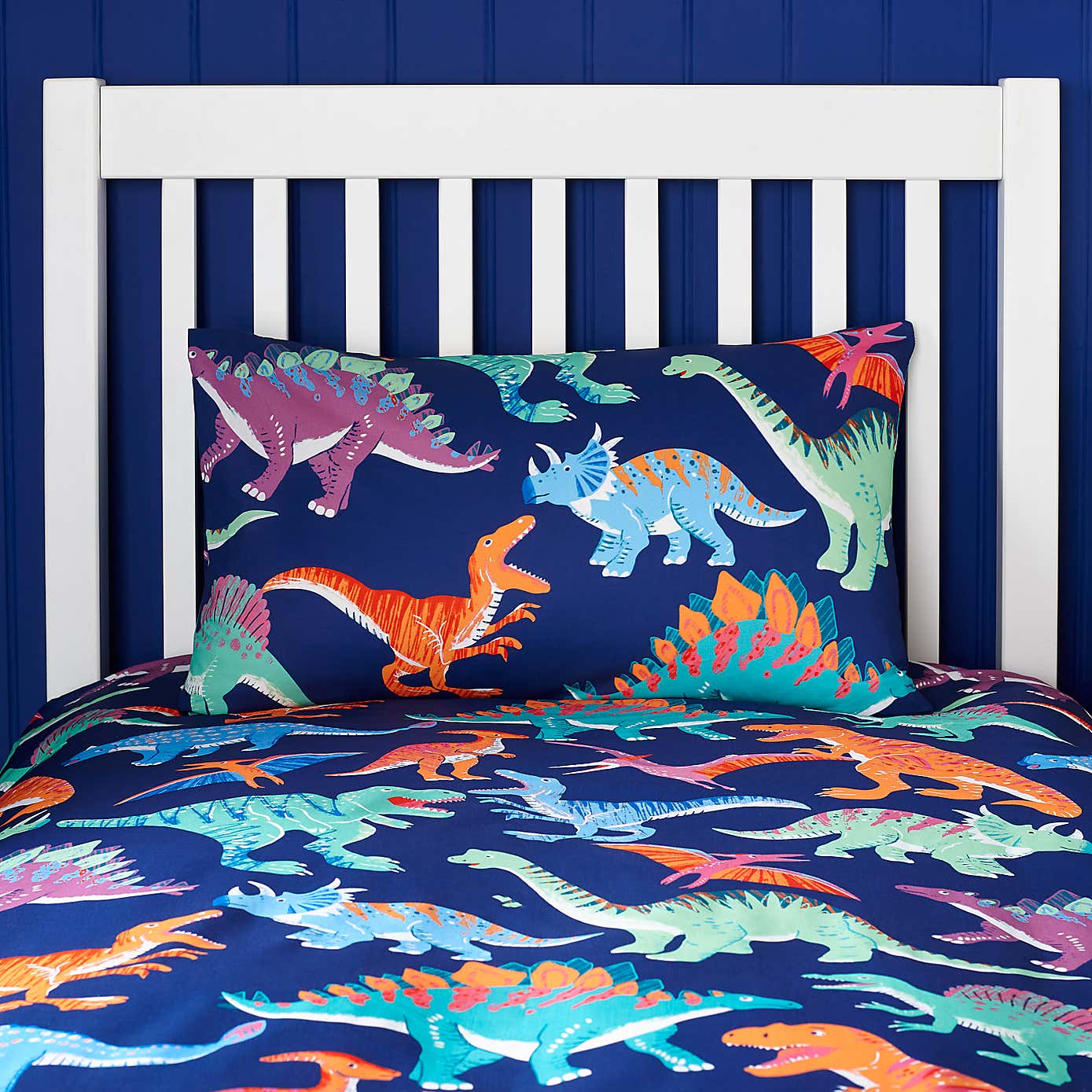 Carousel zoom image position 2 of 3