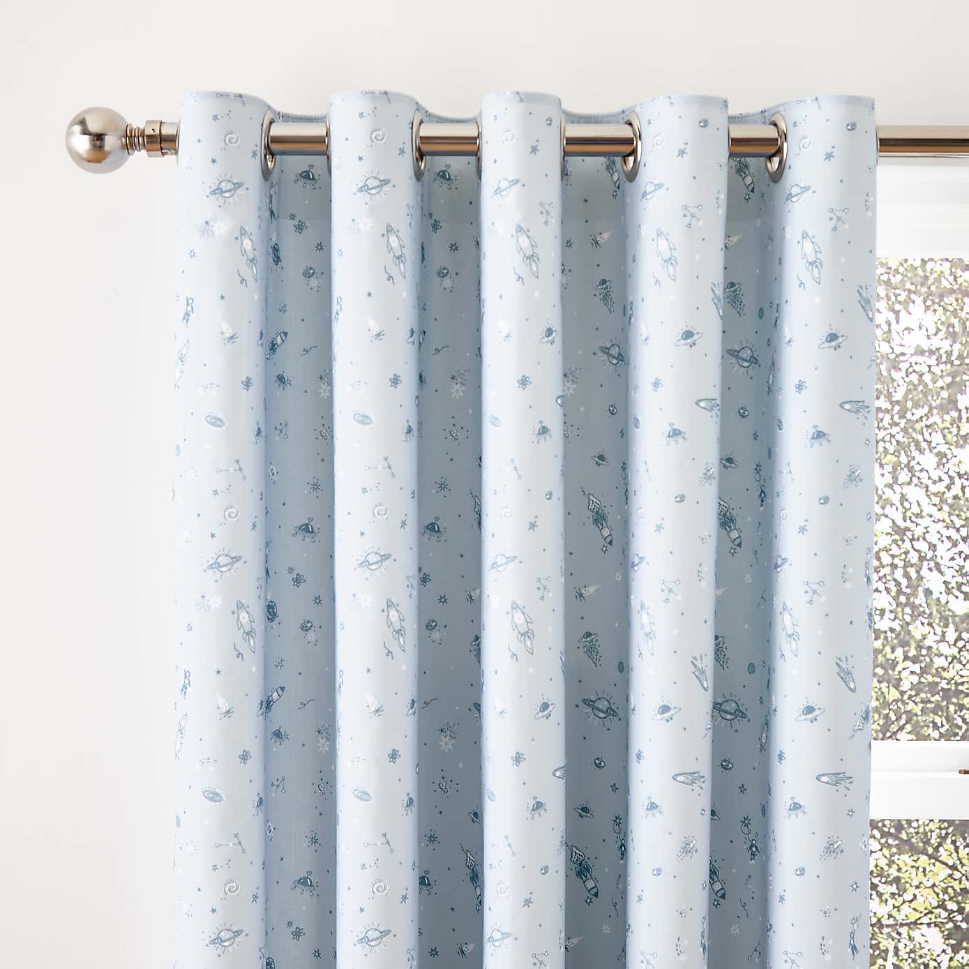 Carousel zoom image position 2 of 4