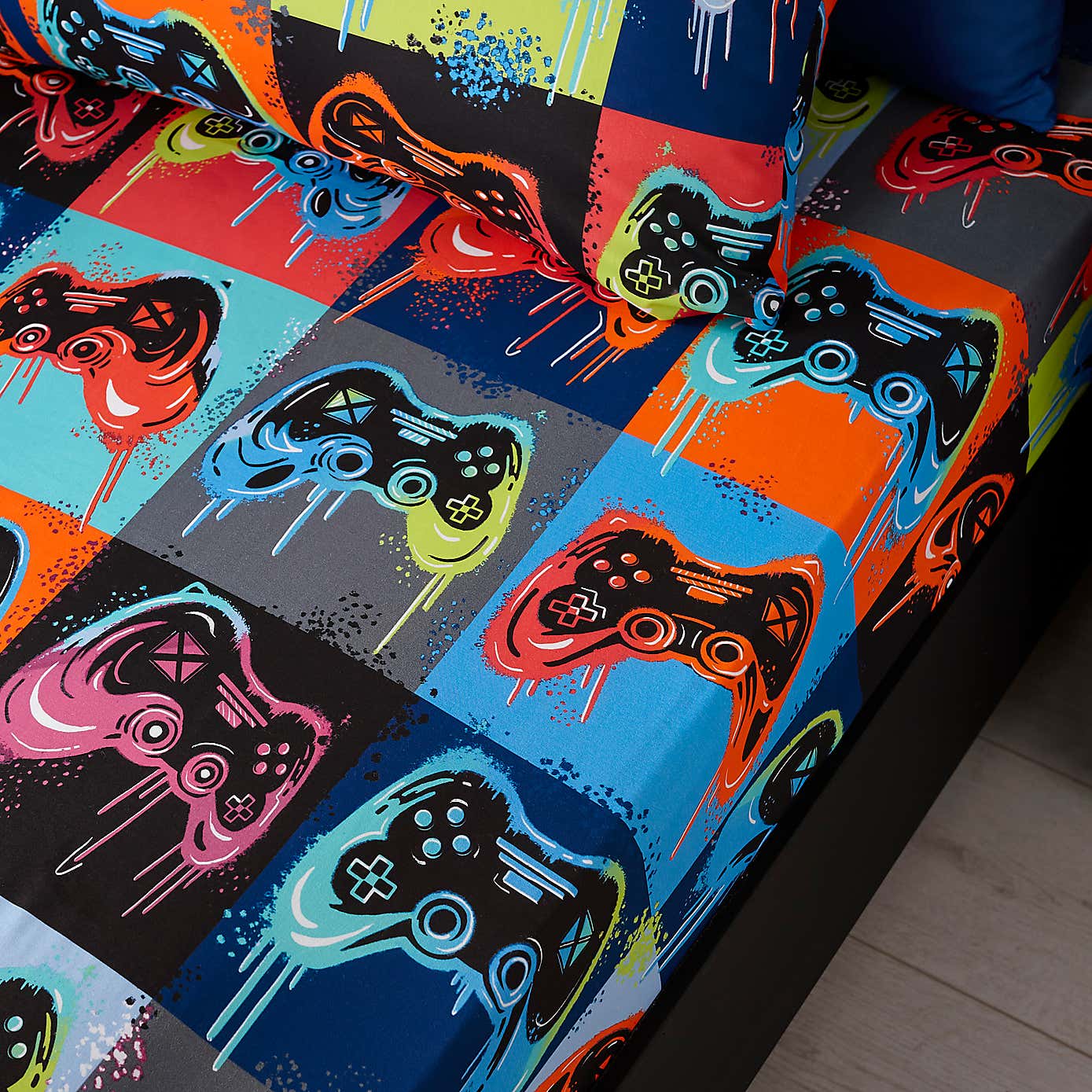 Carousel zoom image position 1 of 2