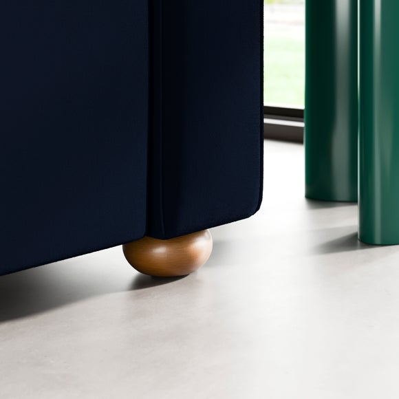 Carousel navigation image position 5 of 9