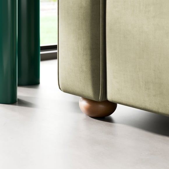 Carousel navigation image position 5 of 9