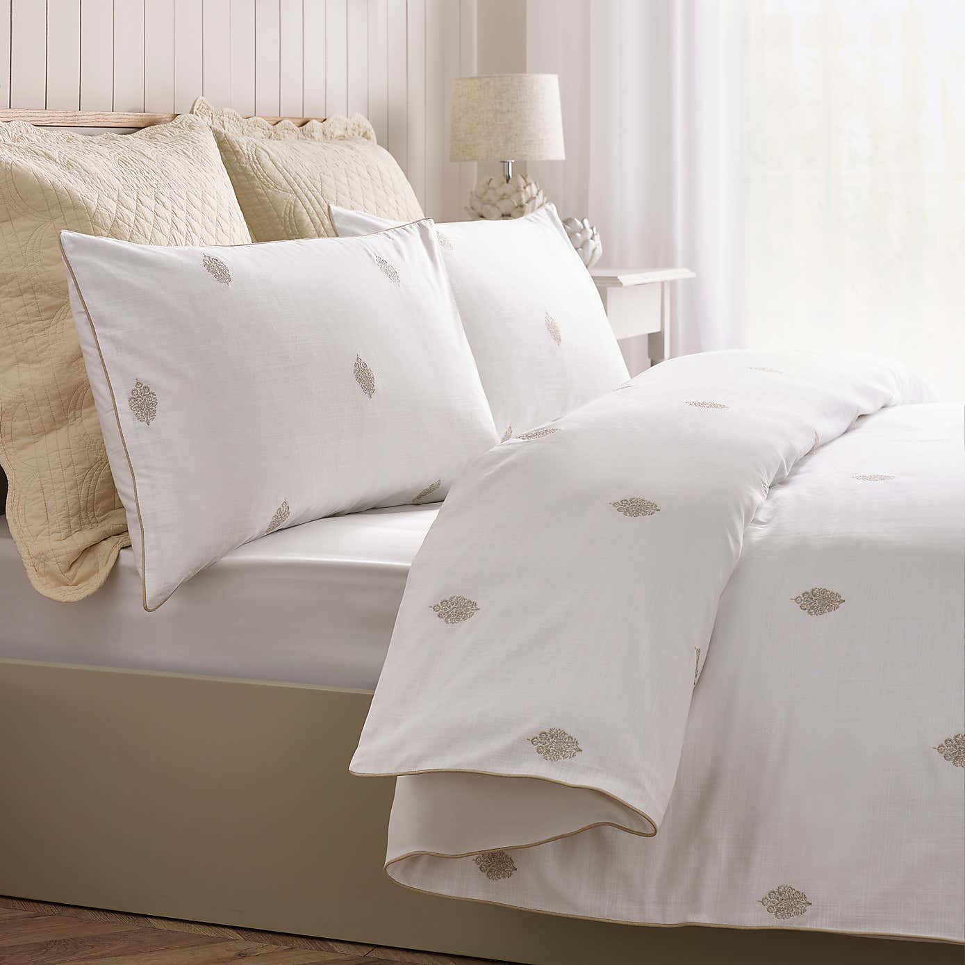 Carousel zoom image position 4 of 5