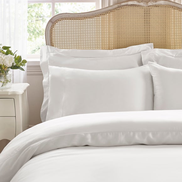 Carousel navigation image position 2 of 3