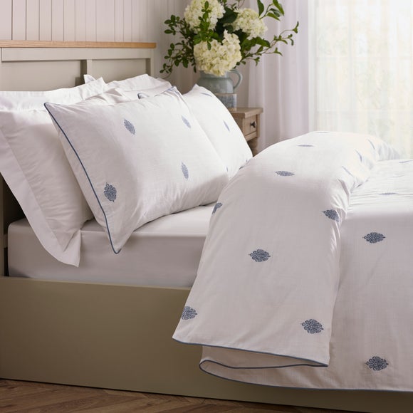 Carousel navigation image position 5 of 6