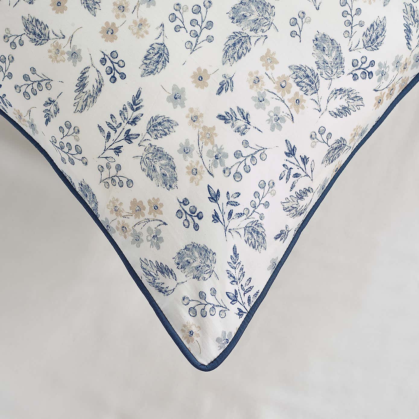 Carousel zoom image position 2 of 2