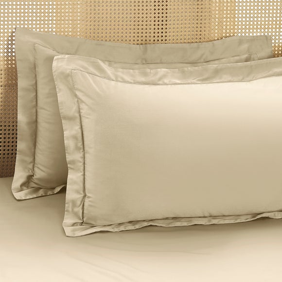 Carousel navigation image position 3 of 4