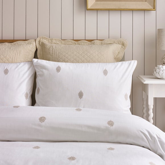 Carousel navigation image position 2 of 5