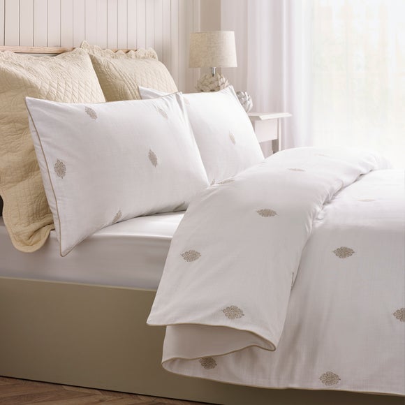 Carousel navigation image position 4 of 5