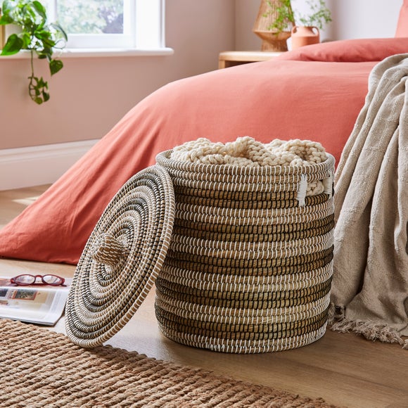 Carousel navigation image position 2 of 3