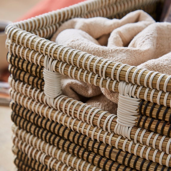 Carousel navigation image position 2 of 3