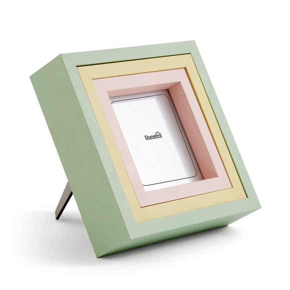 Carousel navigation image position 3 of 4