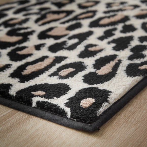 Carousel navigation image position 2 of 3