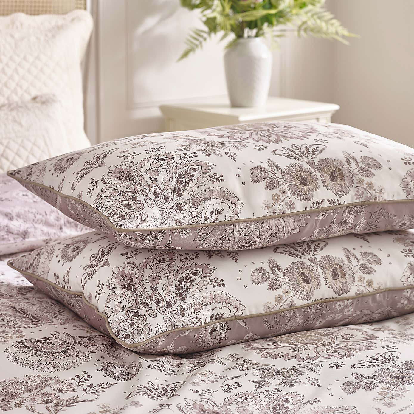 Carousel zoom image position 4 of 5