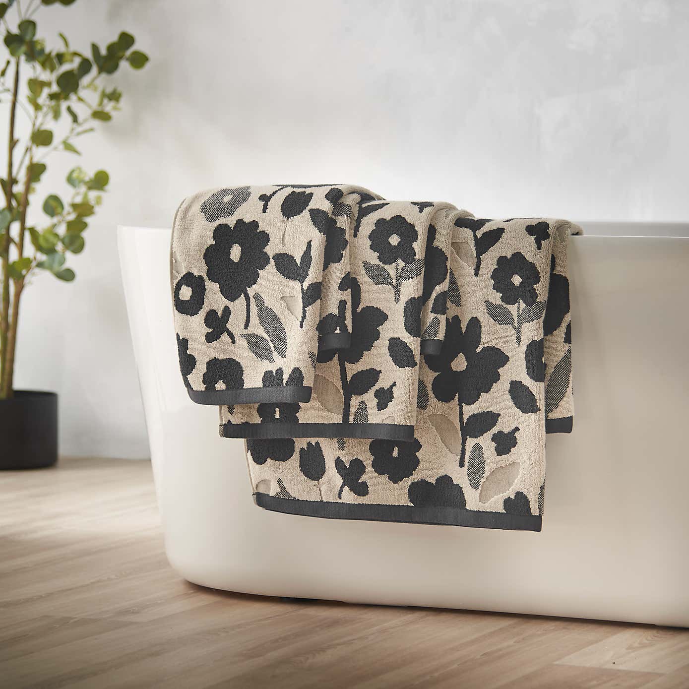 Carousel zoom image position 2 of 5